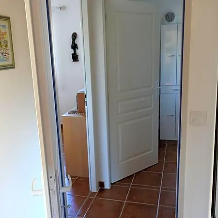 Avec Commodites Bed & Breakfast 4*