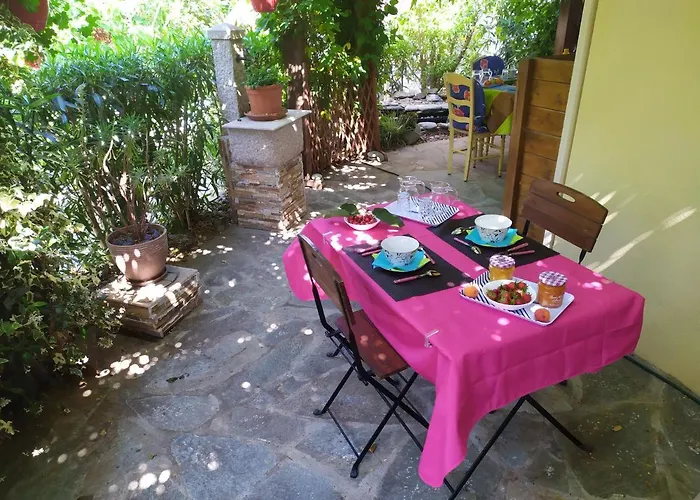 Alojamento de Acomodação e Pequeno-almoço Avec Commodites